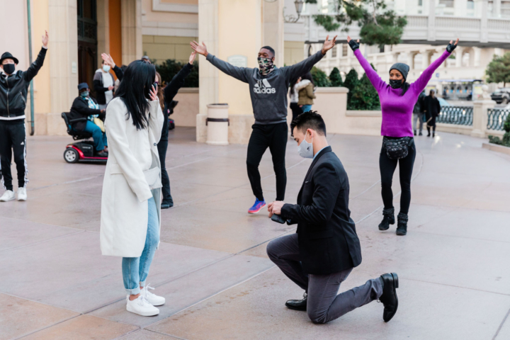 Man proposes to woman after flash mob dance on the Las Vegas strip