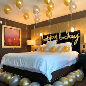 Las Vegas hotel room decor service with balloons for a birthday